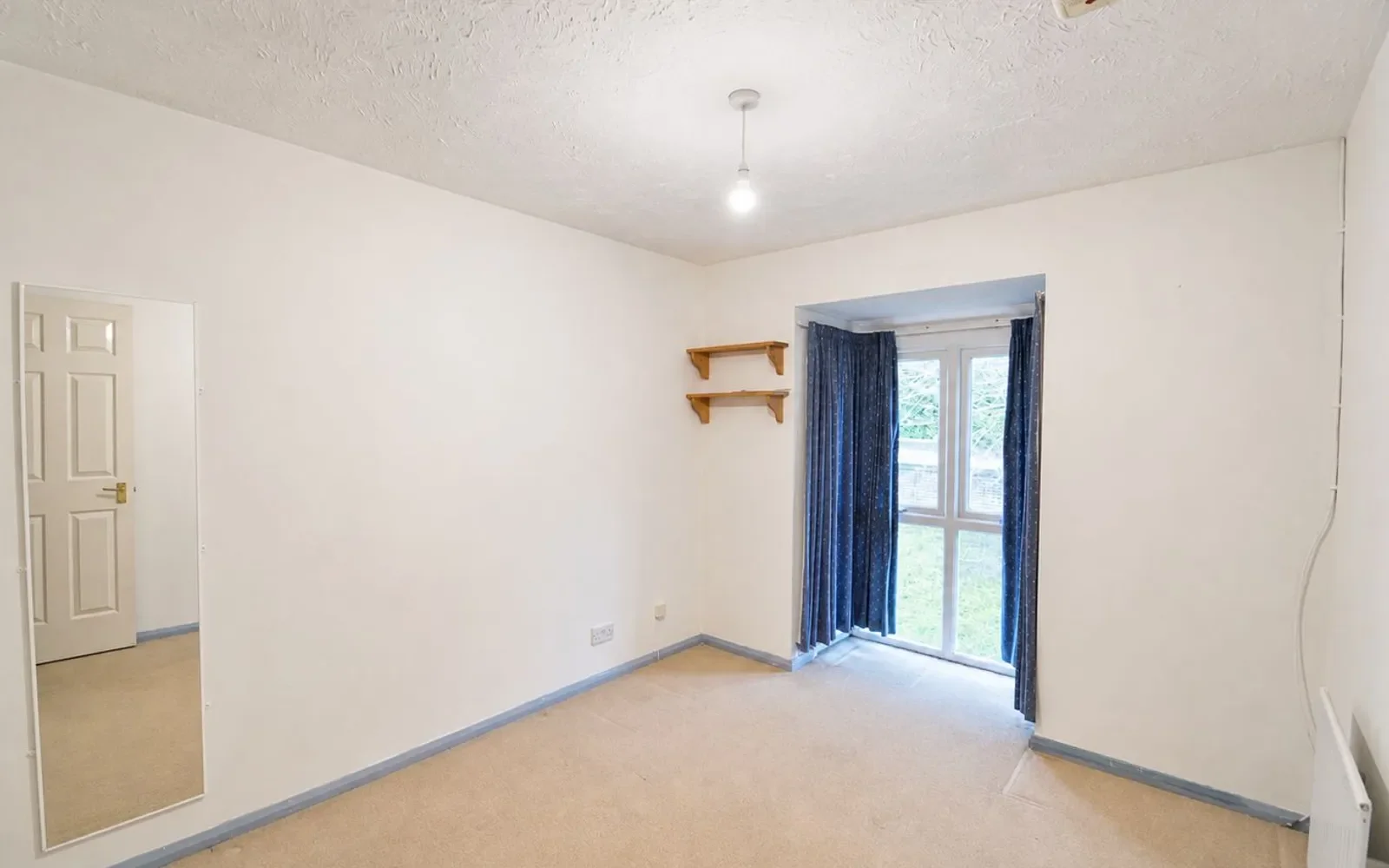Flat Eyston Drive in Elmbridge
