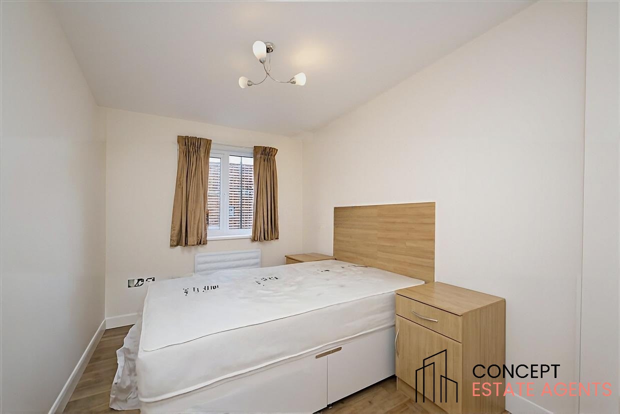 Flat Eaton Road in Greater London
