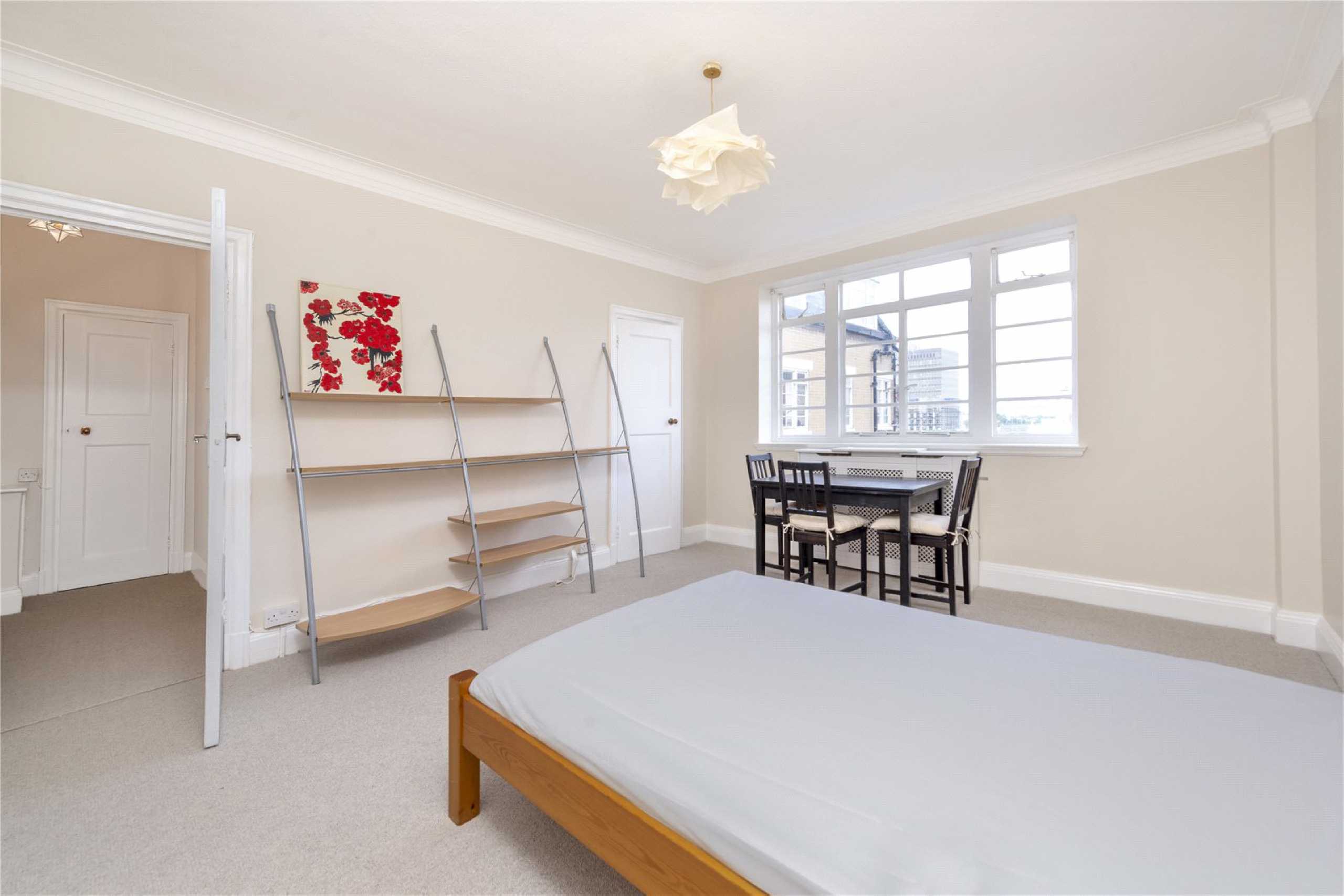 Flat Tavistock Square in Greater London
