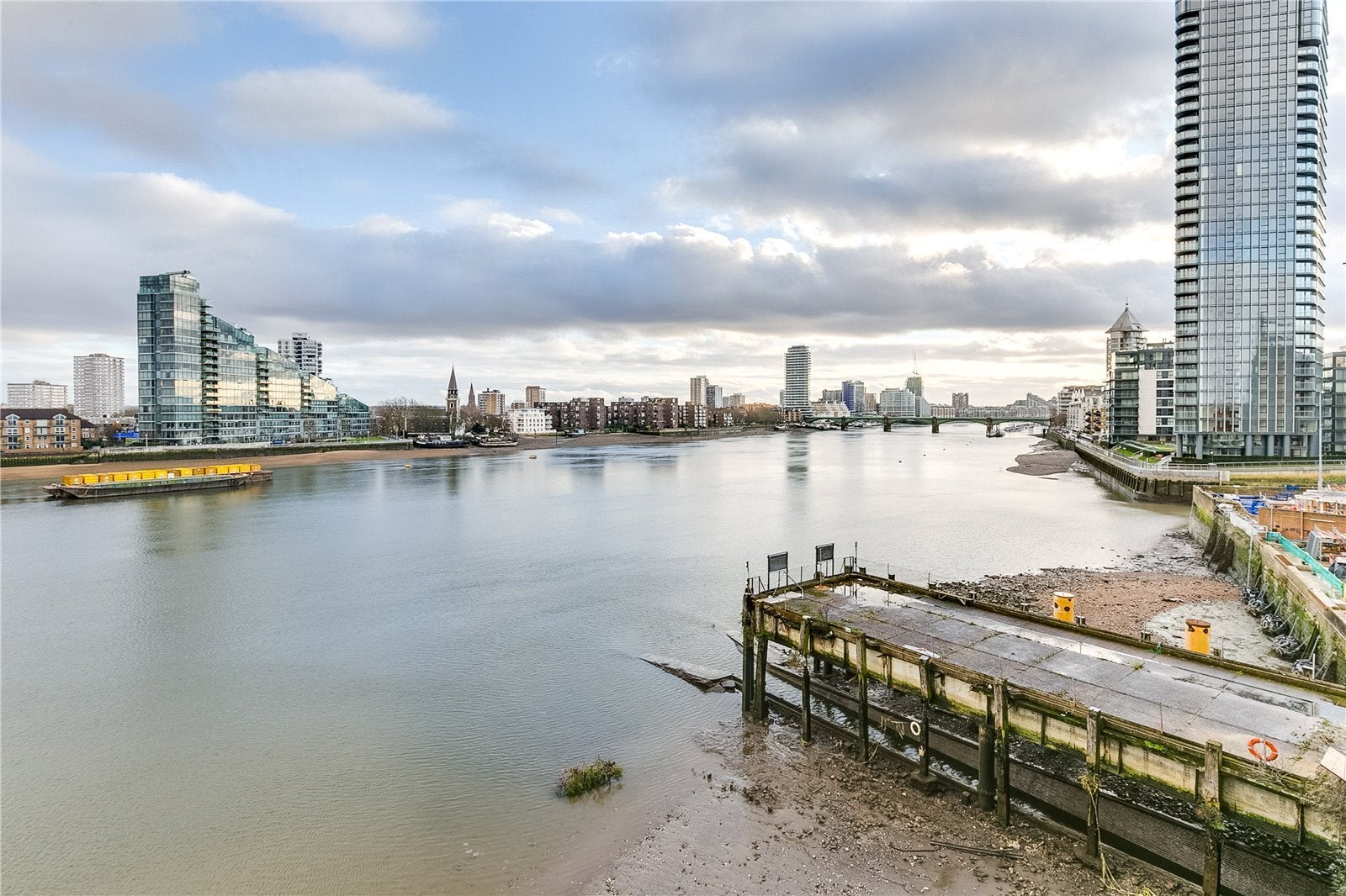 Flat Lots Road in Greater London