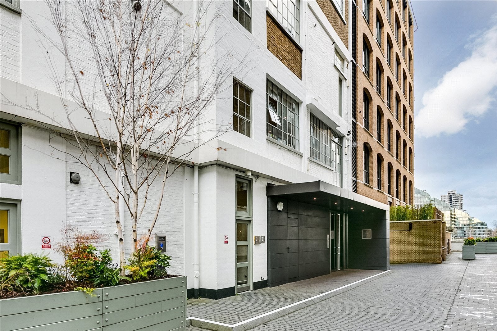 Flat Lots Road in Greater London