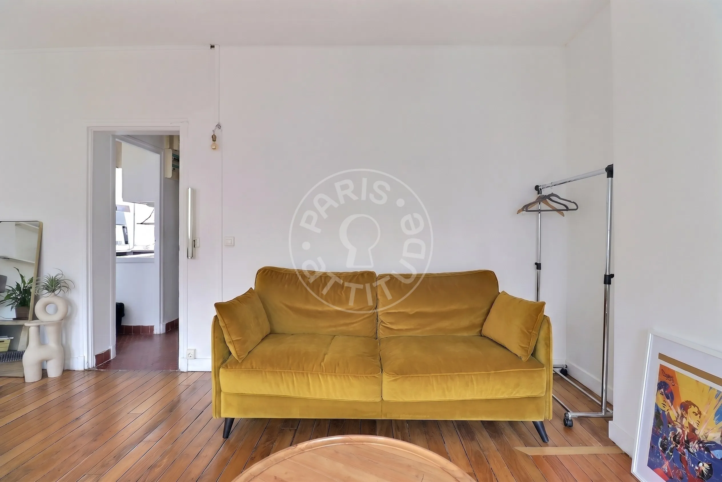 Flat Rue de la Main d'Or in Paris