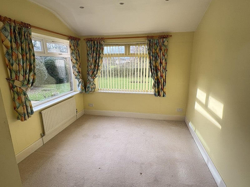 House Knapps Drive in Winscombe