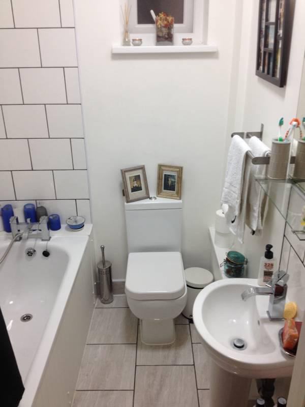 Room Ropley Street in Greater London