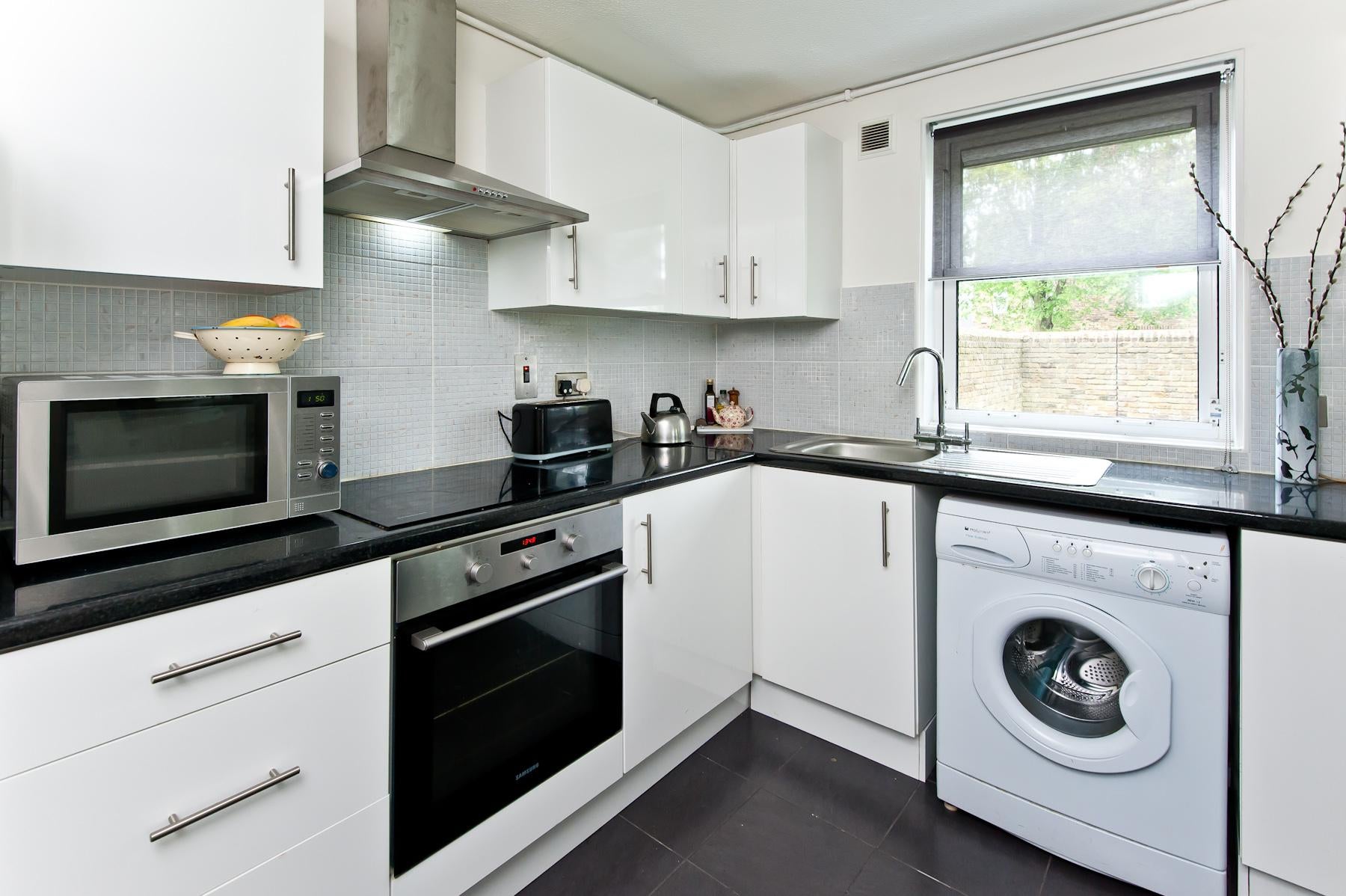 Flat Thorne Road in Greater London