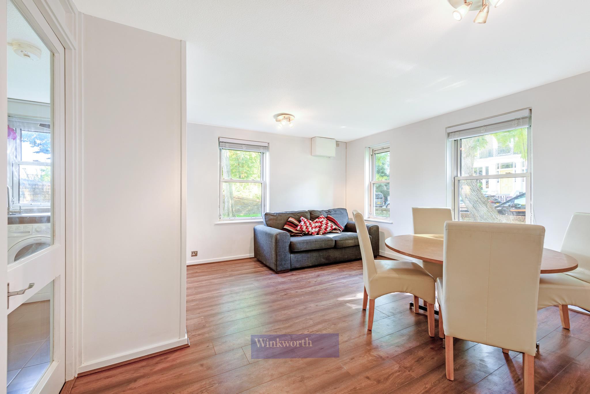 Flat Thorne Road in Greater London