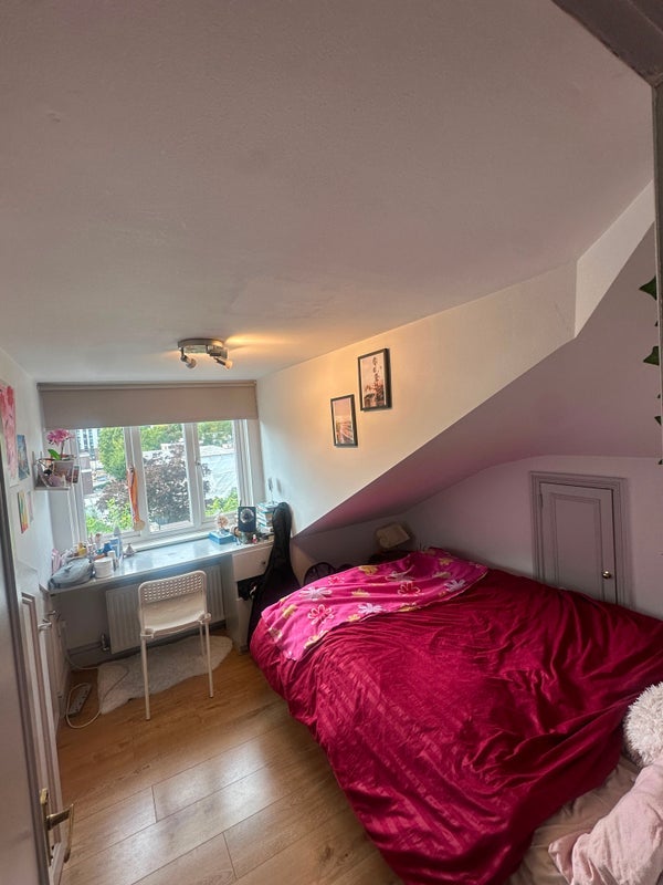 Room King Henry's Road in Greater London