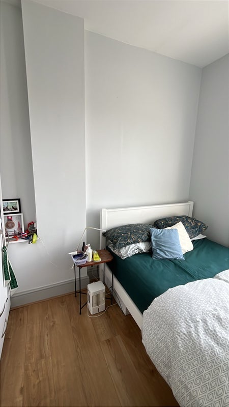 Room King Henry's Road in Greater London