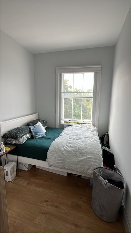 Room King Henry's Road in Greater London