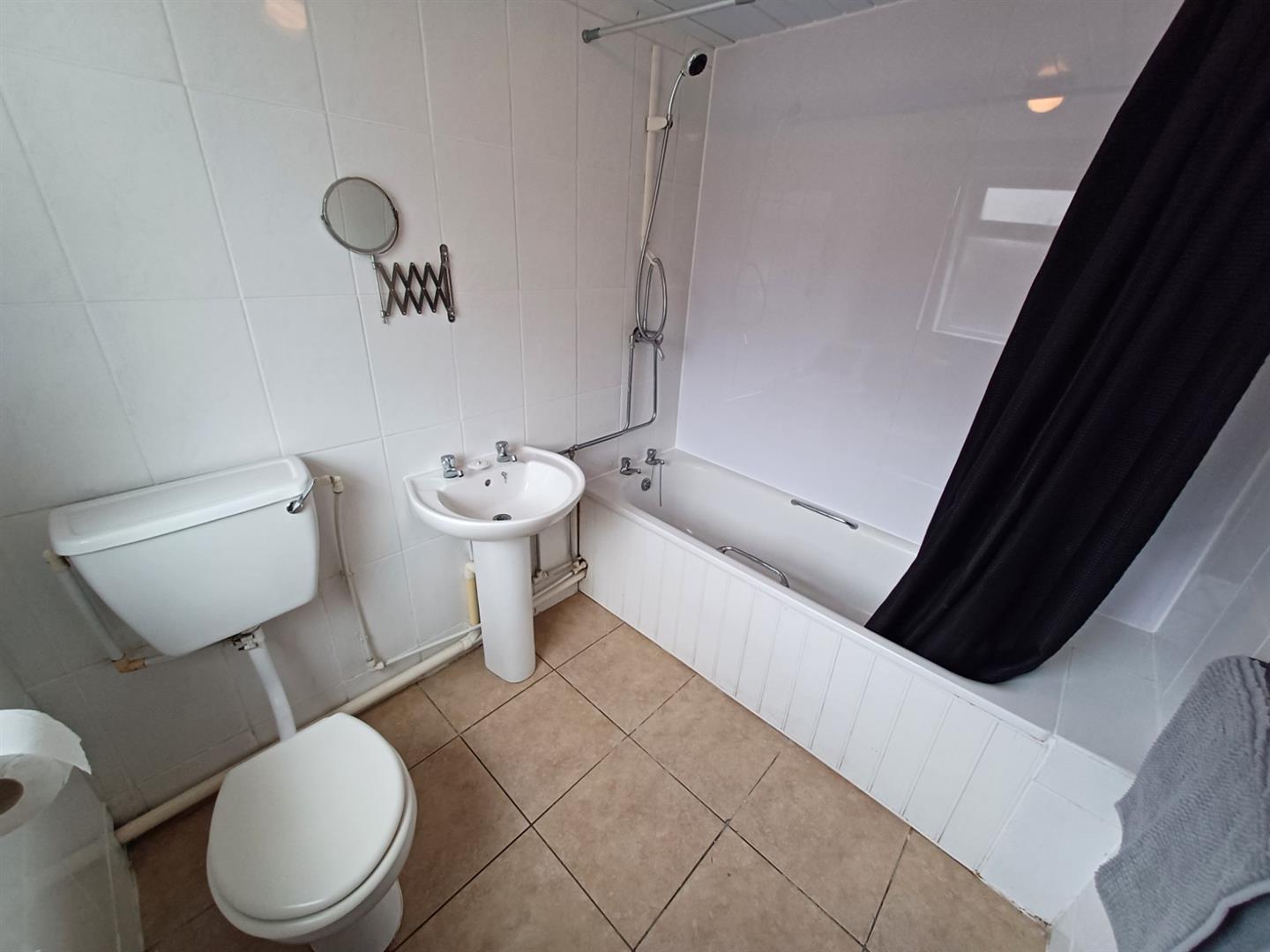 Flat Queen Street in Pontypridd