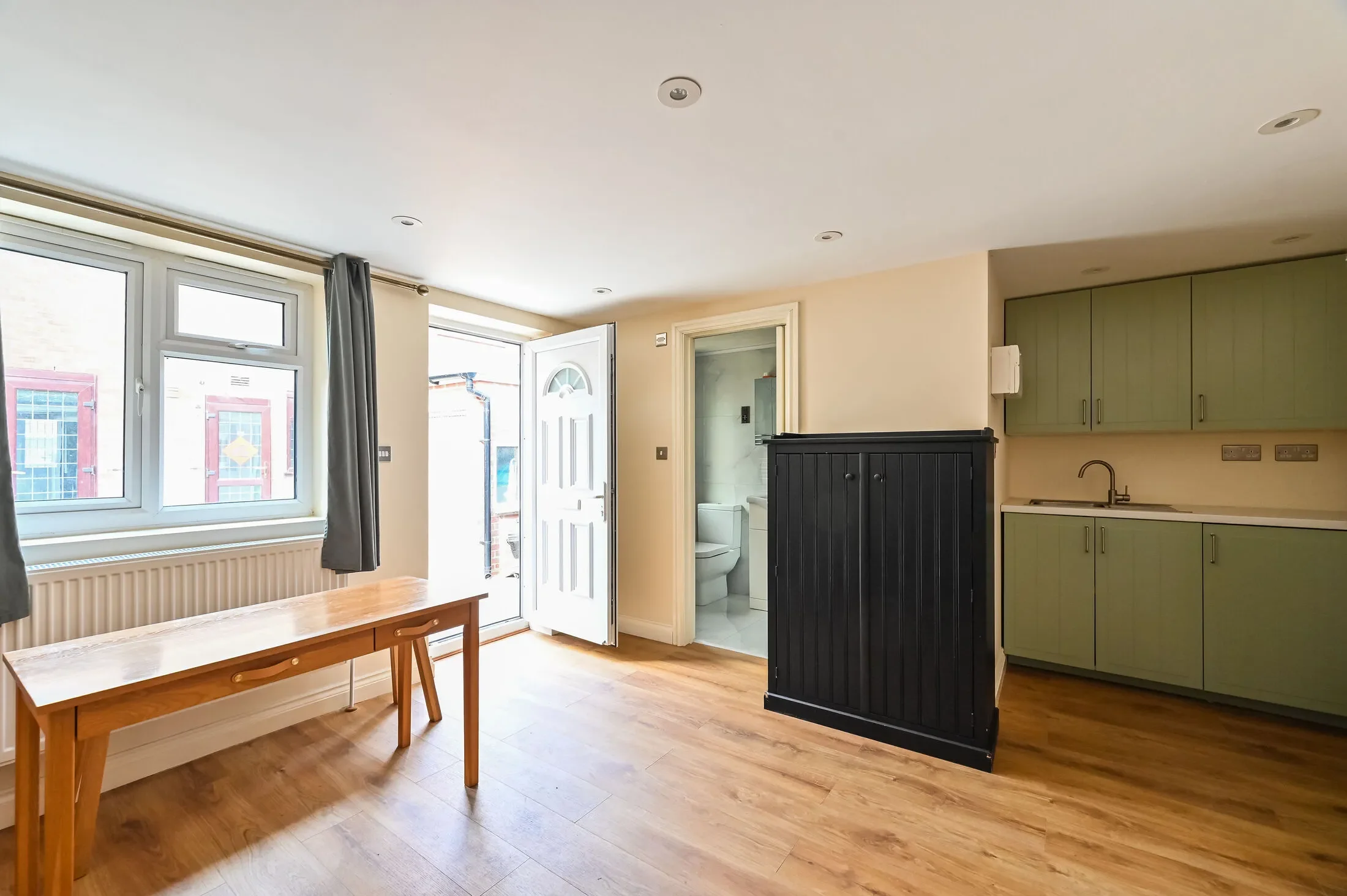 House Launch Street in Greater London