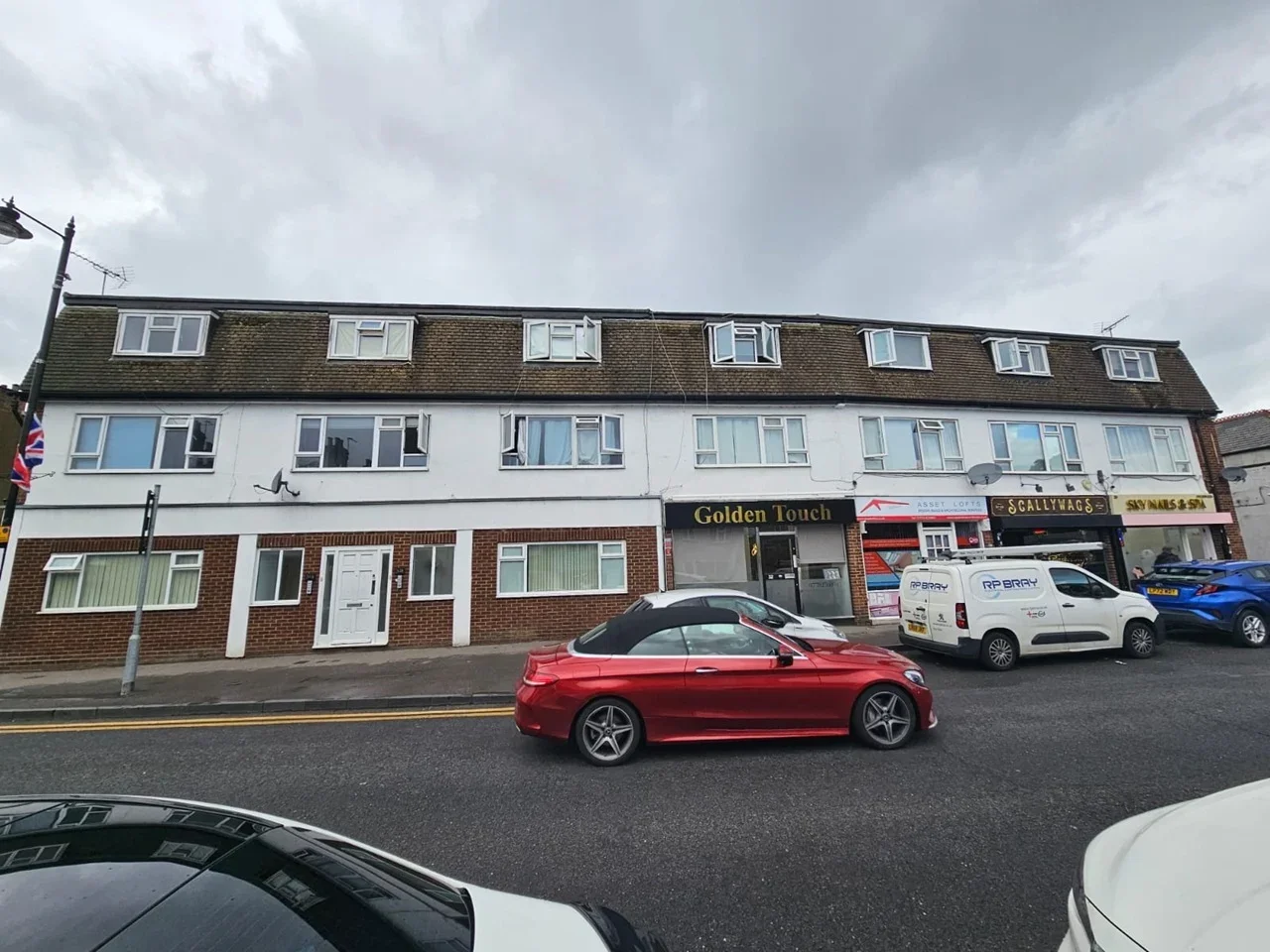 Flat High Street in Greater London