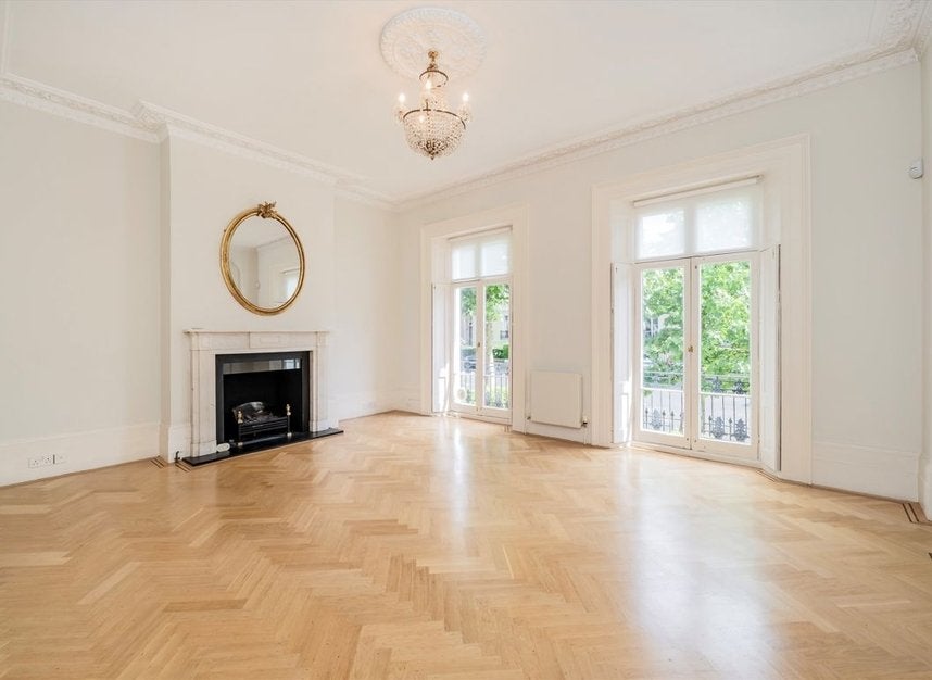 House Addison Avenue in Greater London