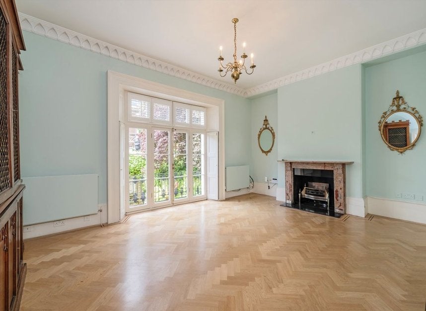 House Addison Avenue in Greater London