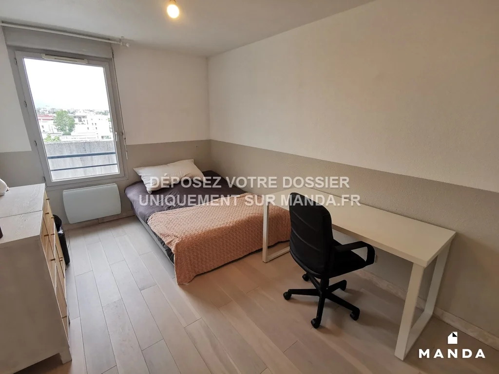 Room Avenue Roger Salengro in Villeurbanne