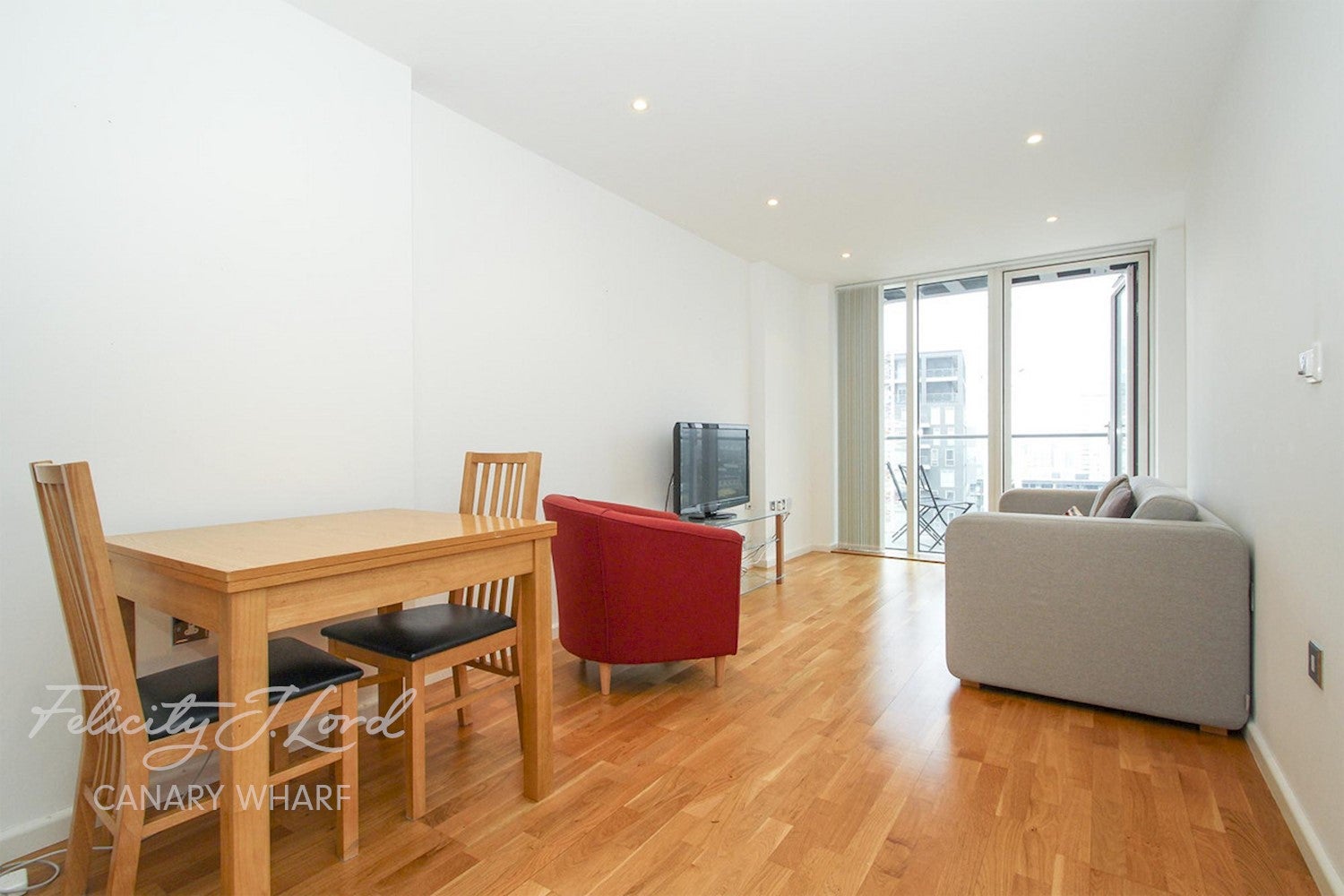 Flat Millharbour in Greater London