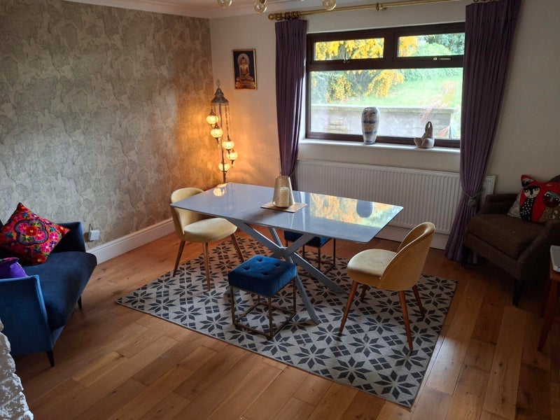 Room Upperwood Road in Barnsley
