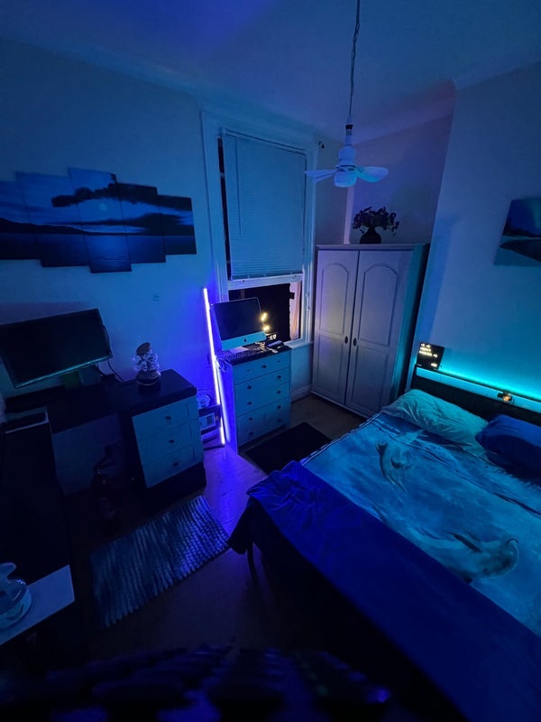 Room Selby Road in Greater London