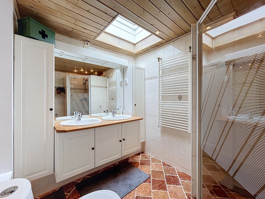 Tussenwoning te koop: Mr. P.C. Hennequinstraat 10, Oostburg
