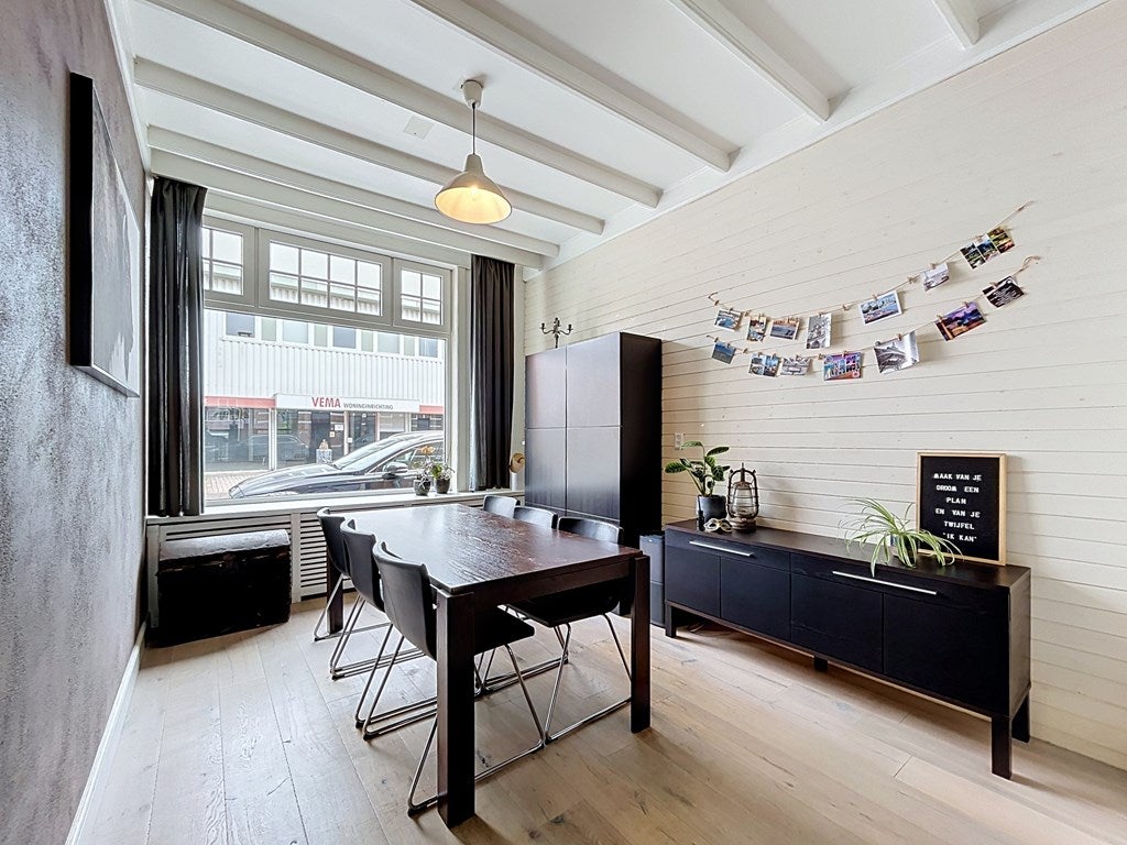 Tussenwoning te koop: Mr. P.C. Hennequinstraat 10, Oostburg