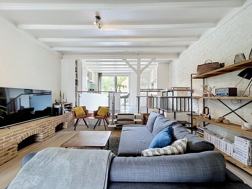 Tussenwoning te koop: Mr. P.C. Hennequinstraat 10, Oostburg