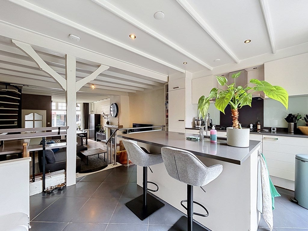 Tussenwoning te koop: Mr. P.C. Hennequinstraat 10, Oostburg