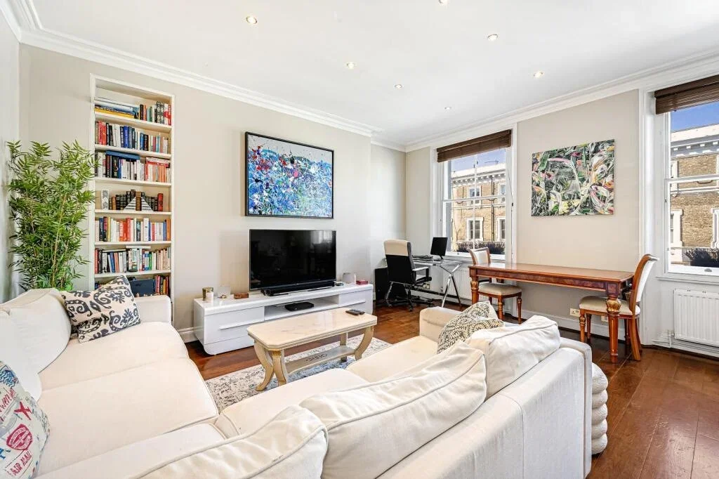 Flat Finborough Road in Greater London