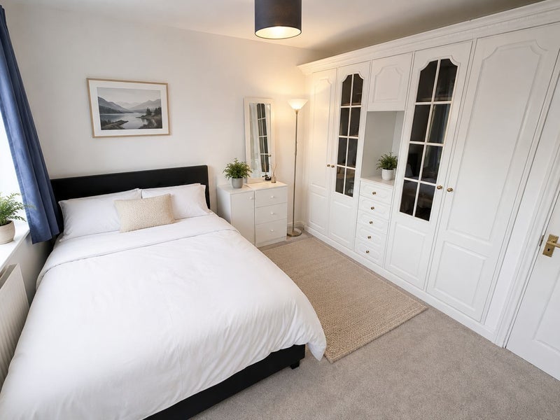 Room Perryn Road in Greater London