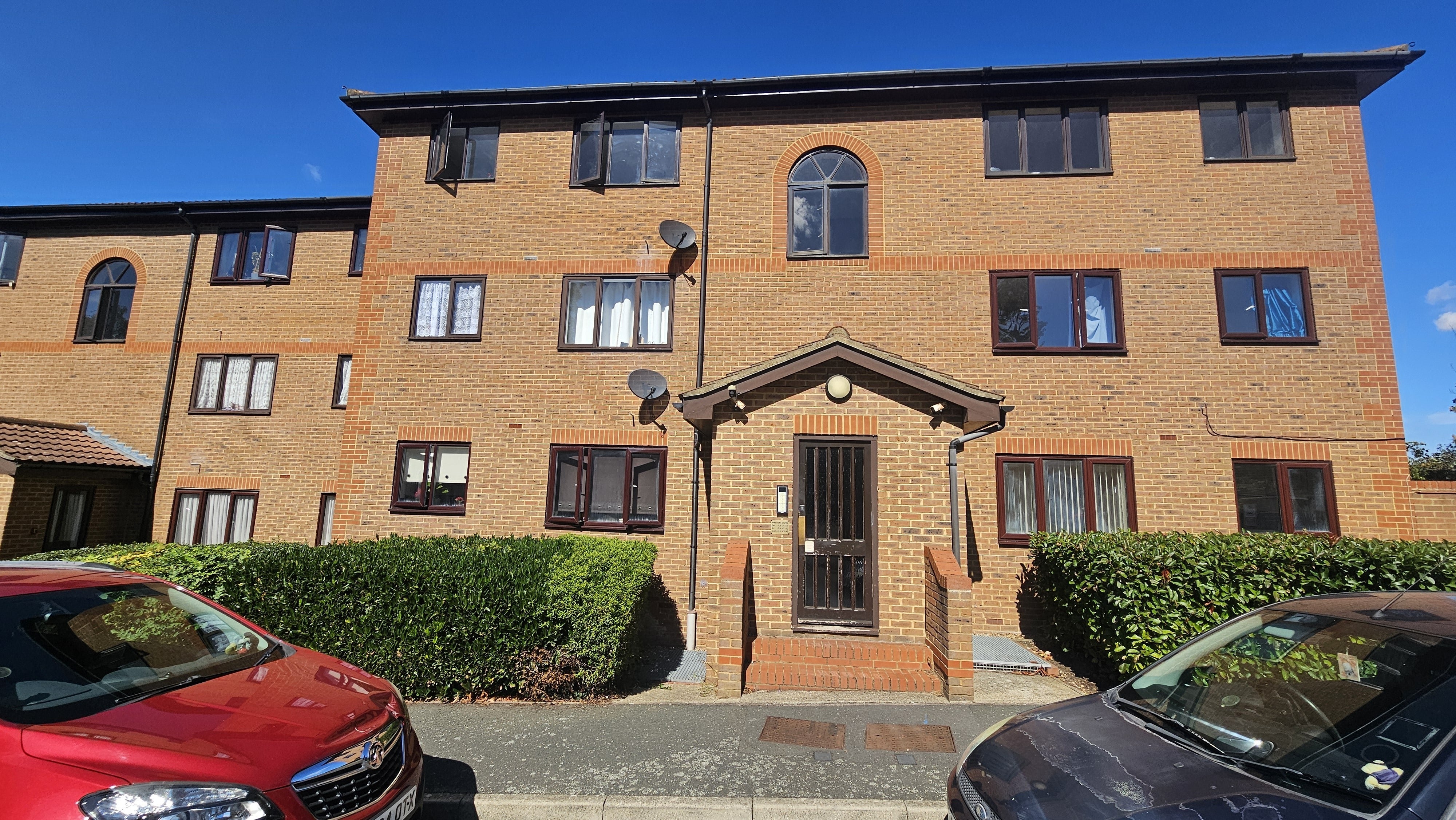 Flat Winston Close in Dartford