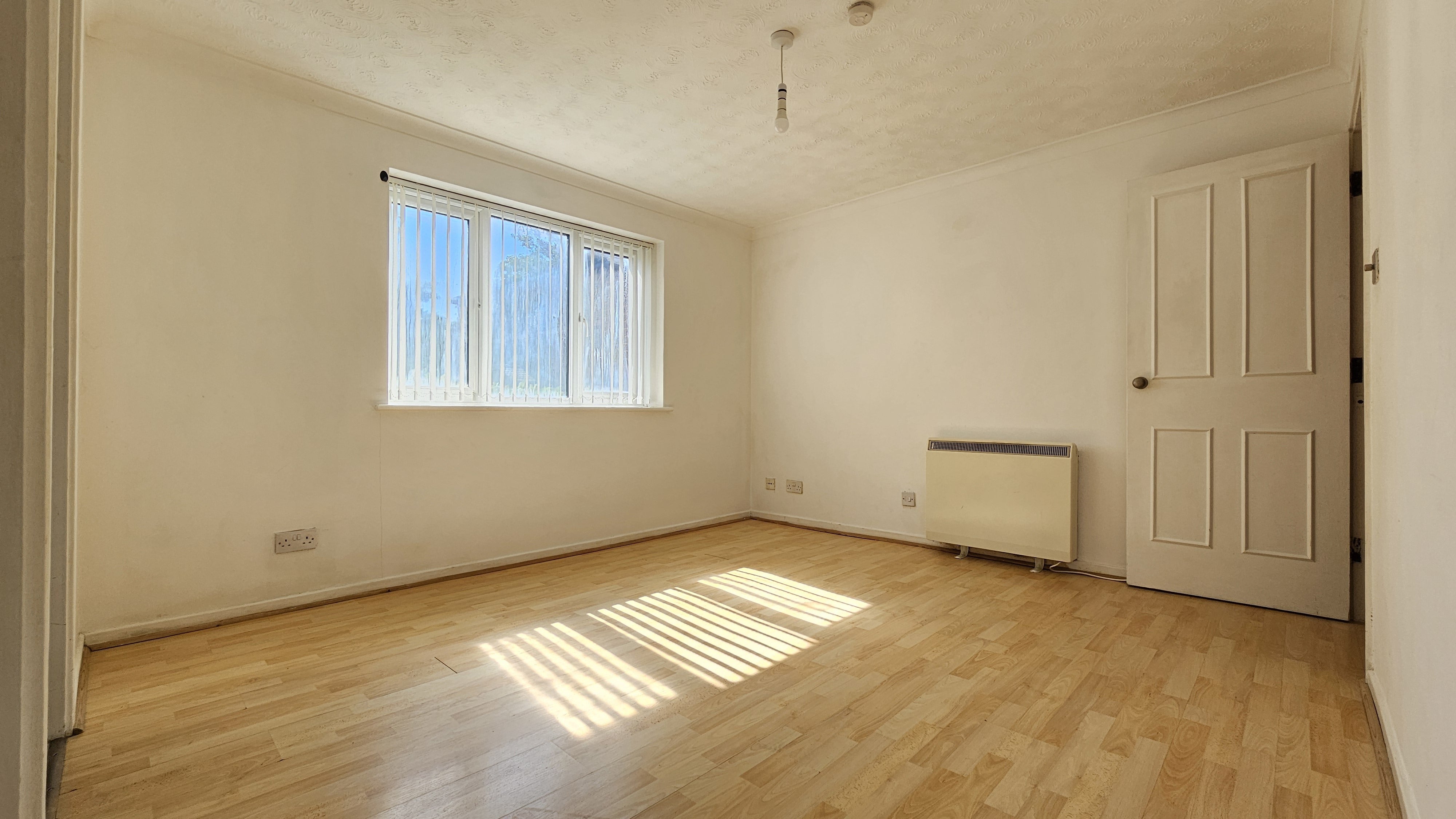 Flat Winston Close in Dartford