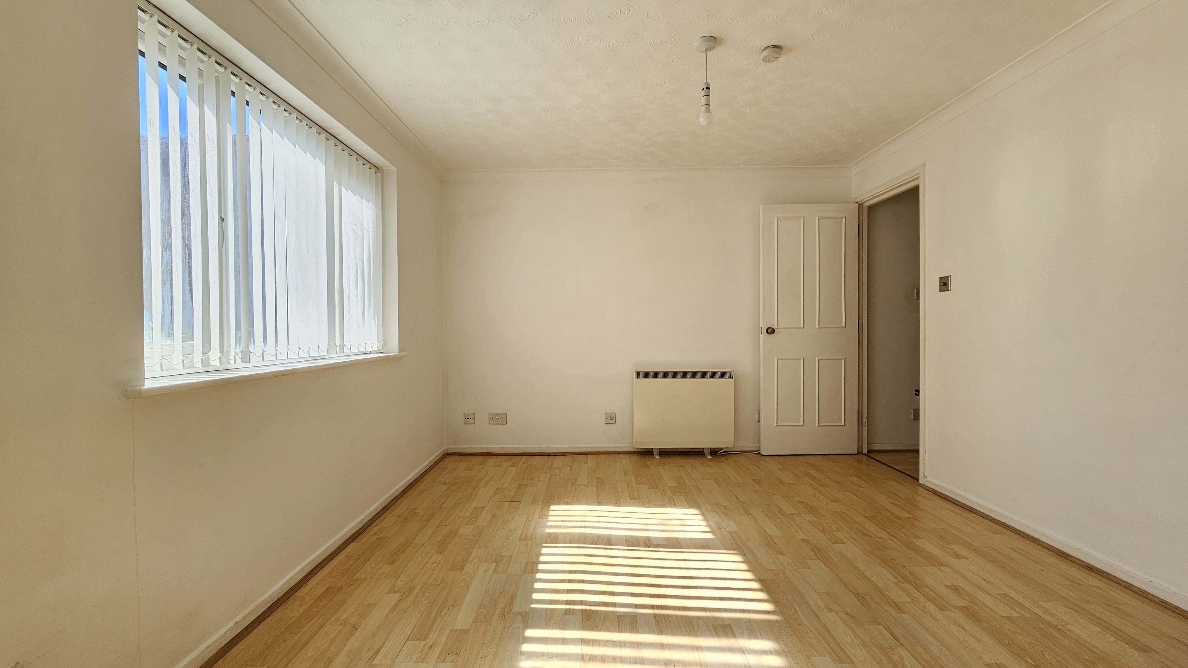 Flat Winston Close in Dartford