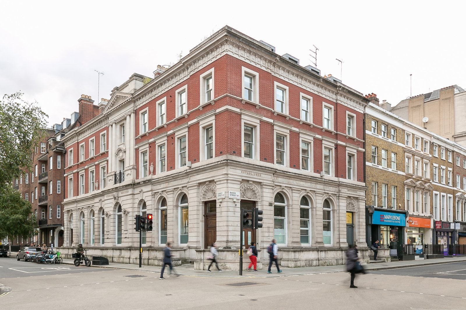Flat Station Approach, Marylebone Road in City of Westminster
