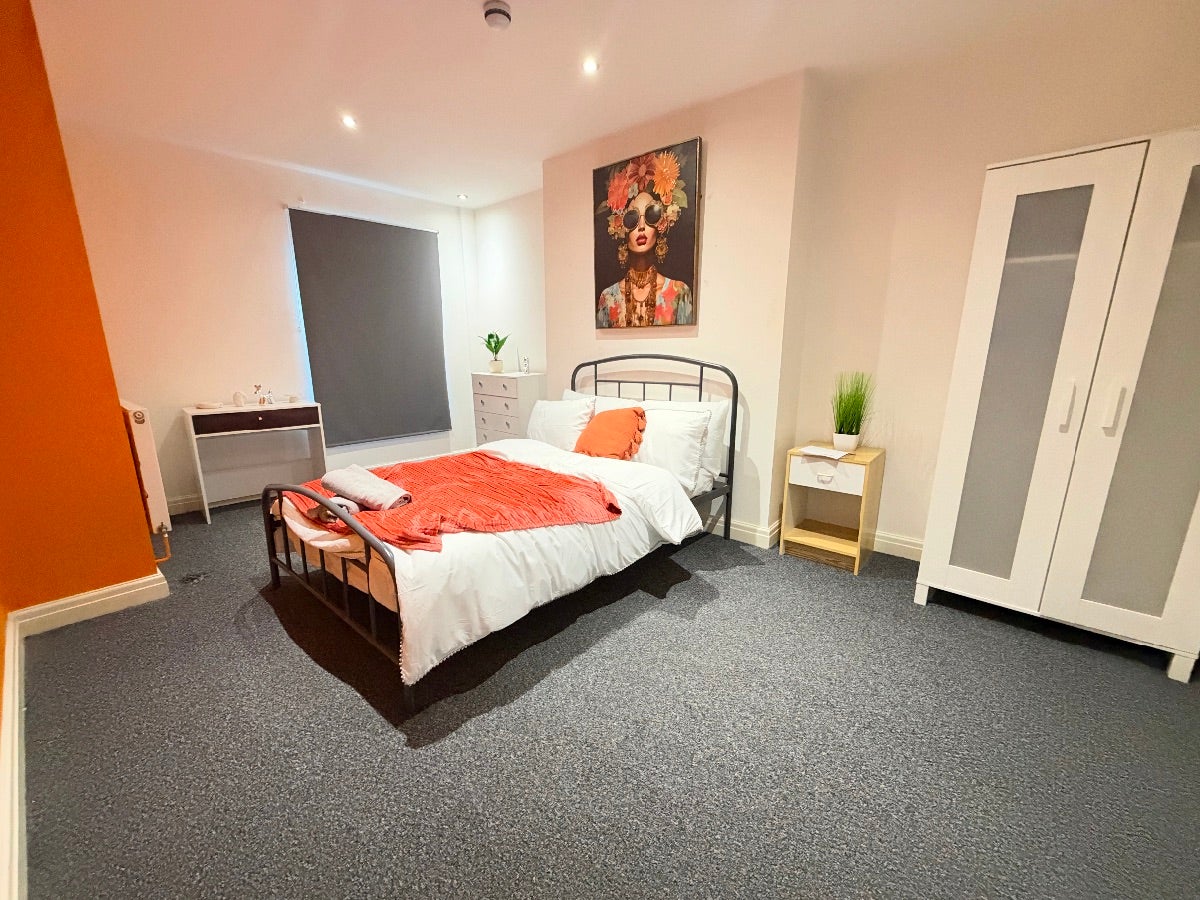 Room Picton Road in Liverpool
