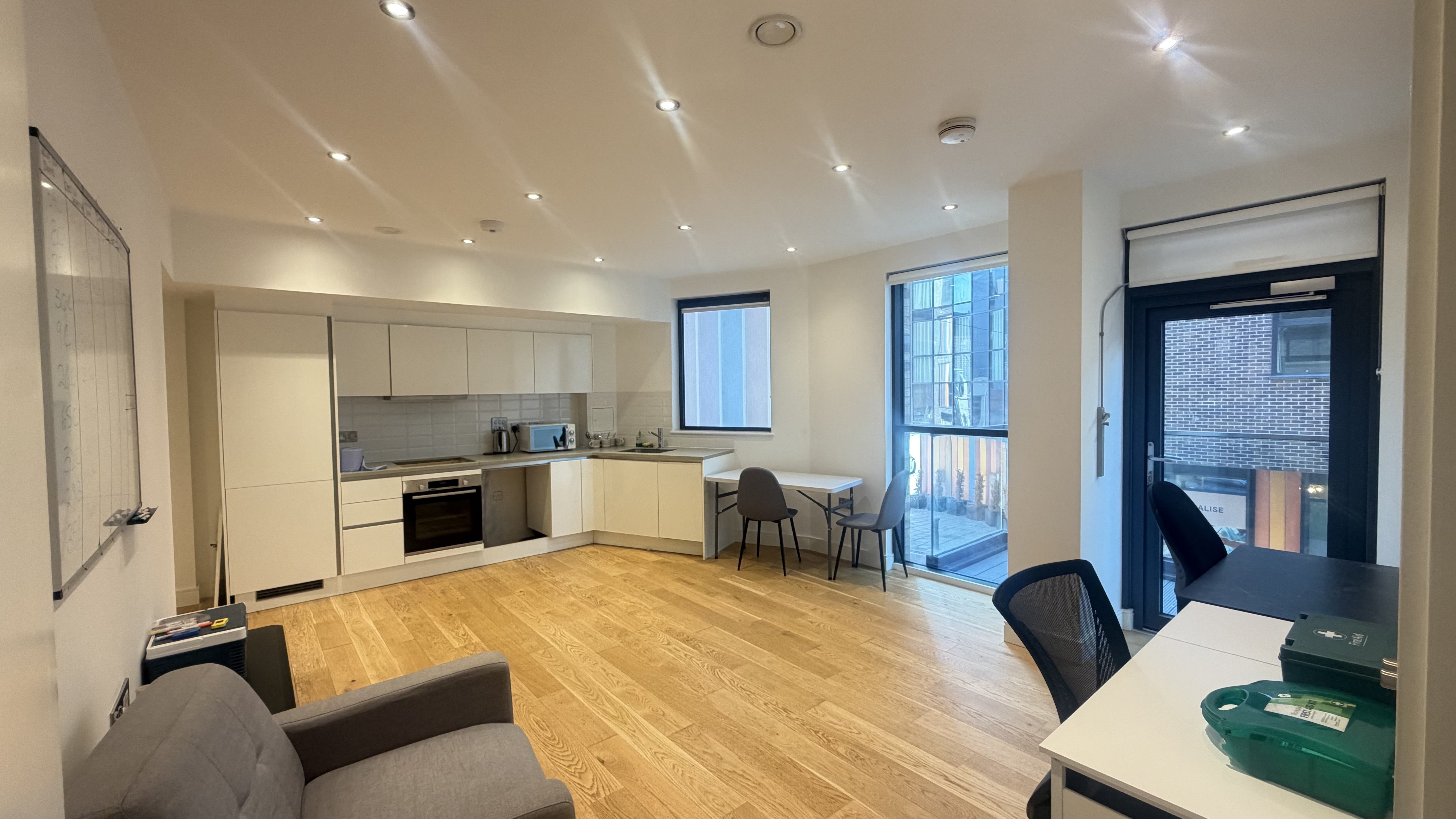 Flat Curtis Lane in Greater London