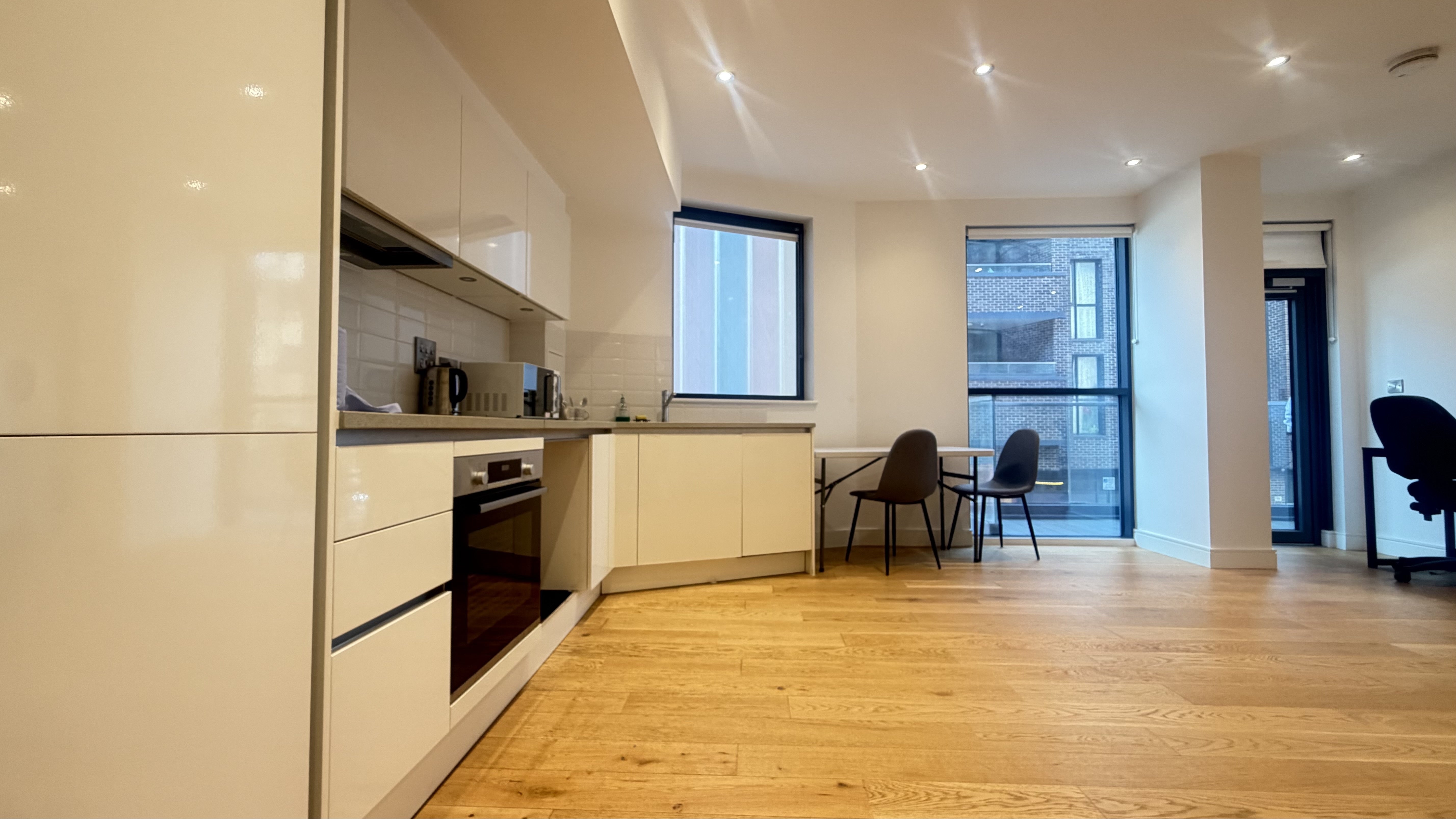 Flat Curtis Lane in Greater London