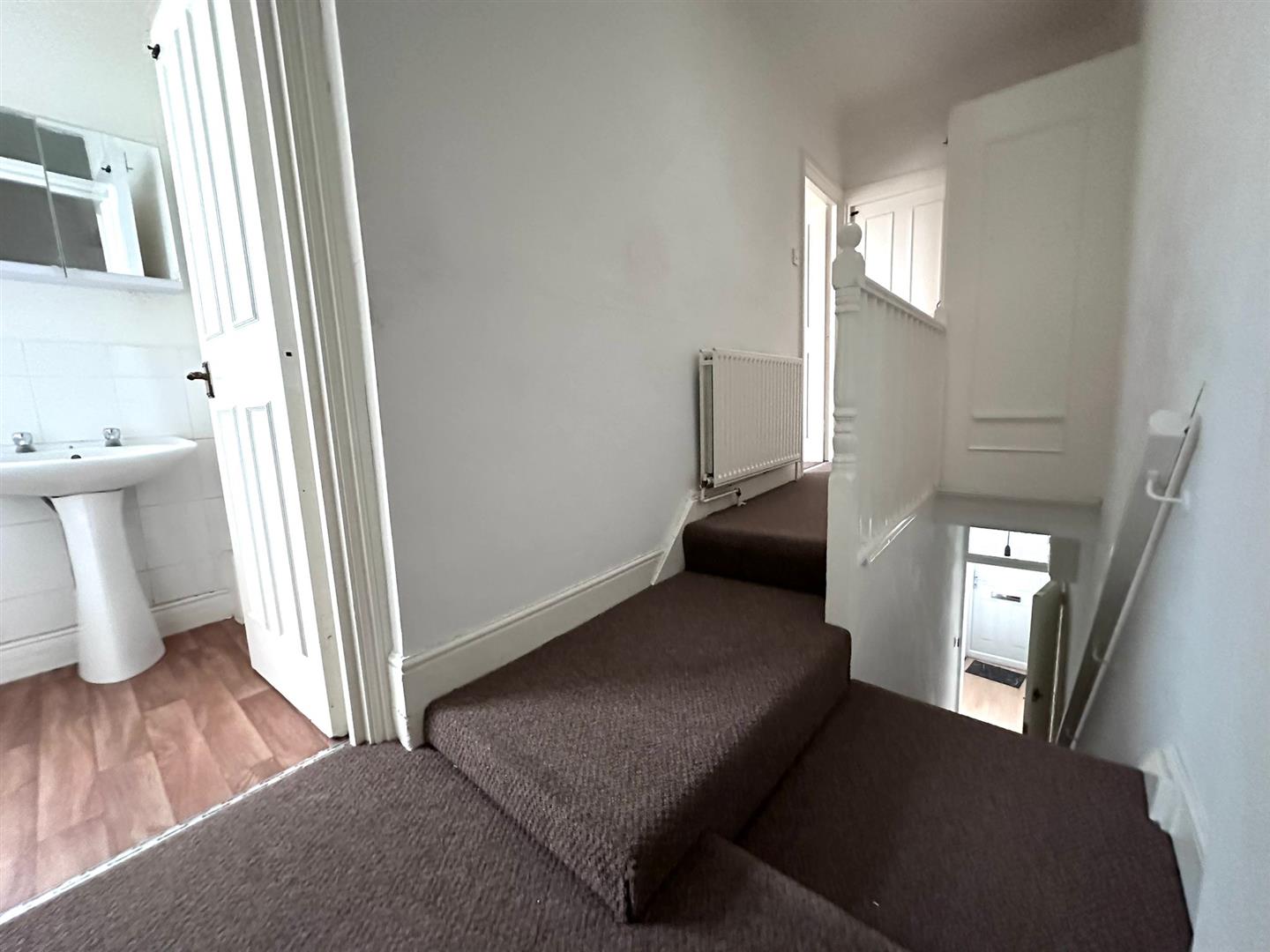 Flat Brookdene Road in Greater London