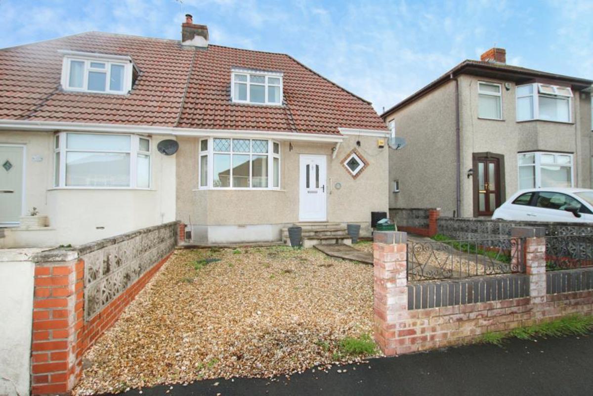 House Mackie Avenue in Filton