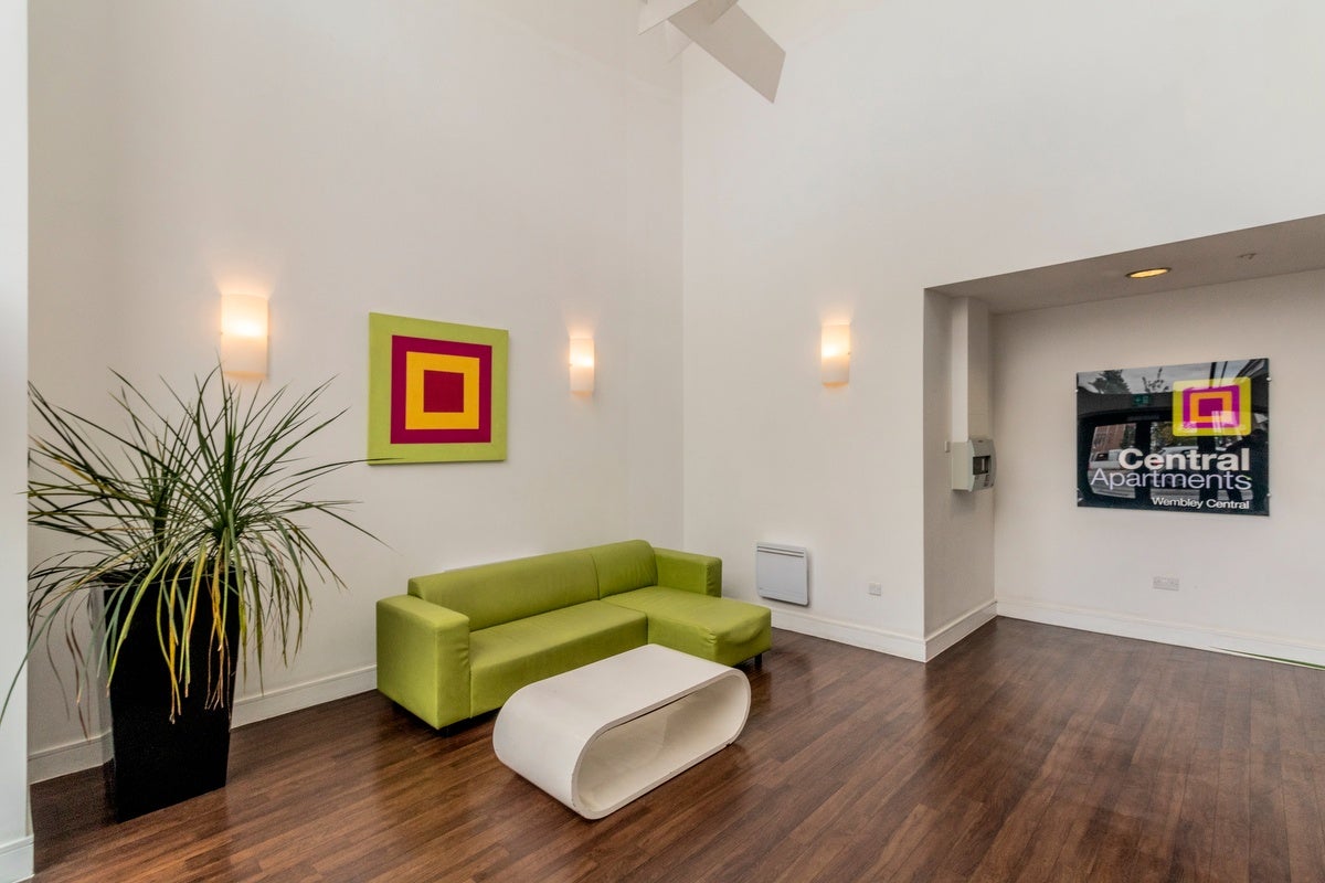Flat Wembley Central Square in Greater London