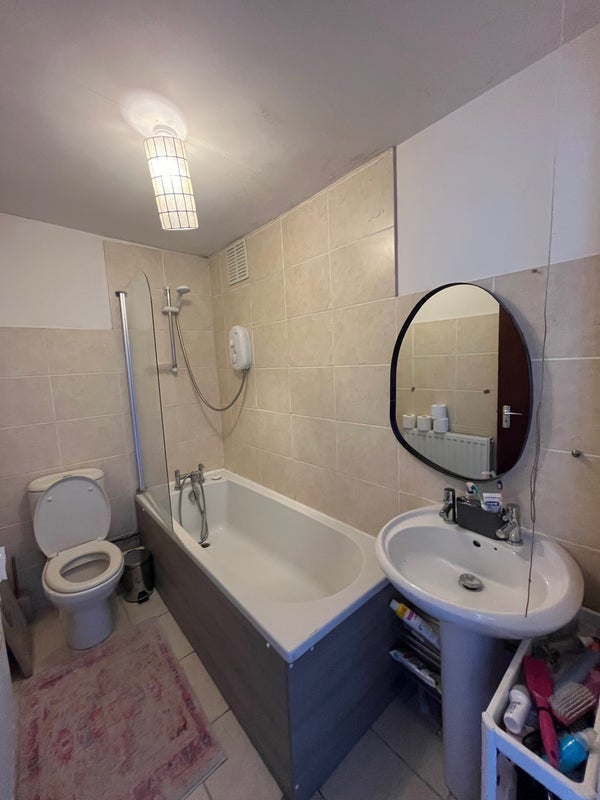 Room Addison Close in Newcastle upon Tyne