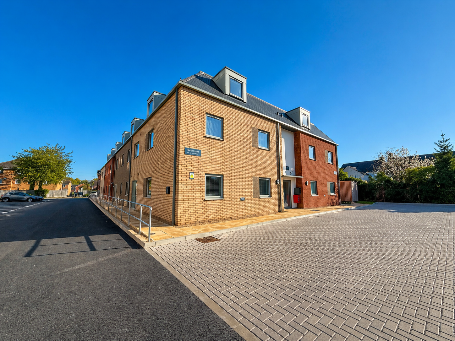 Flat Flamborough Close in Peterborough