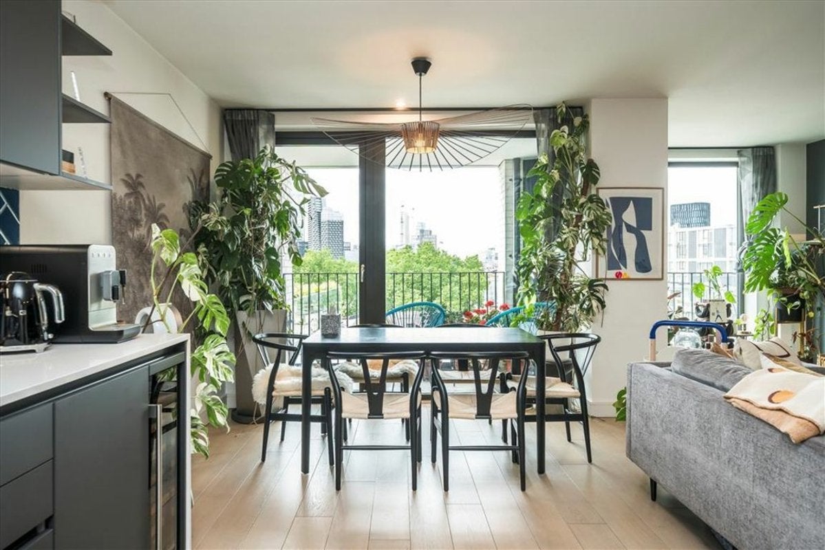 Flat Gorsuch Place in Greater London