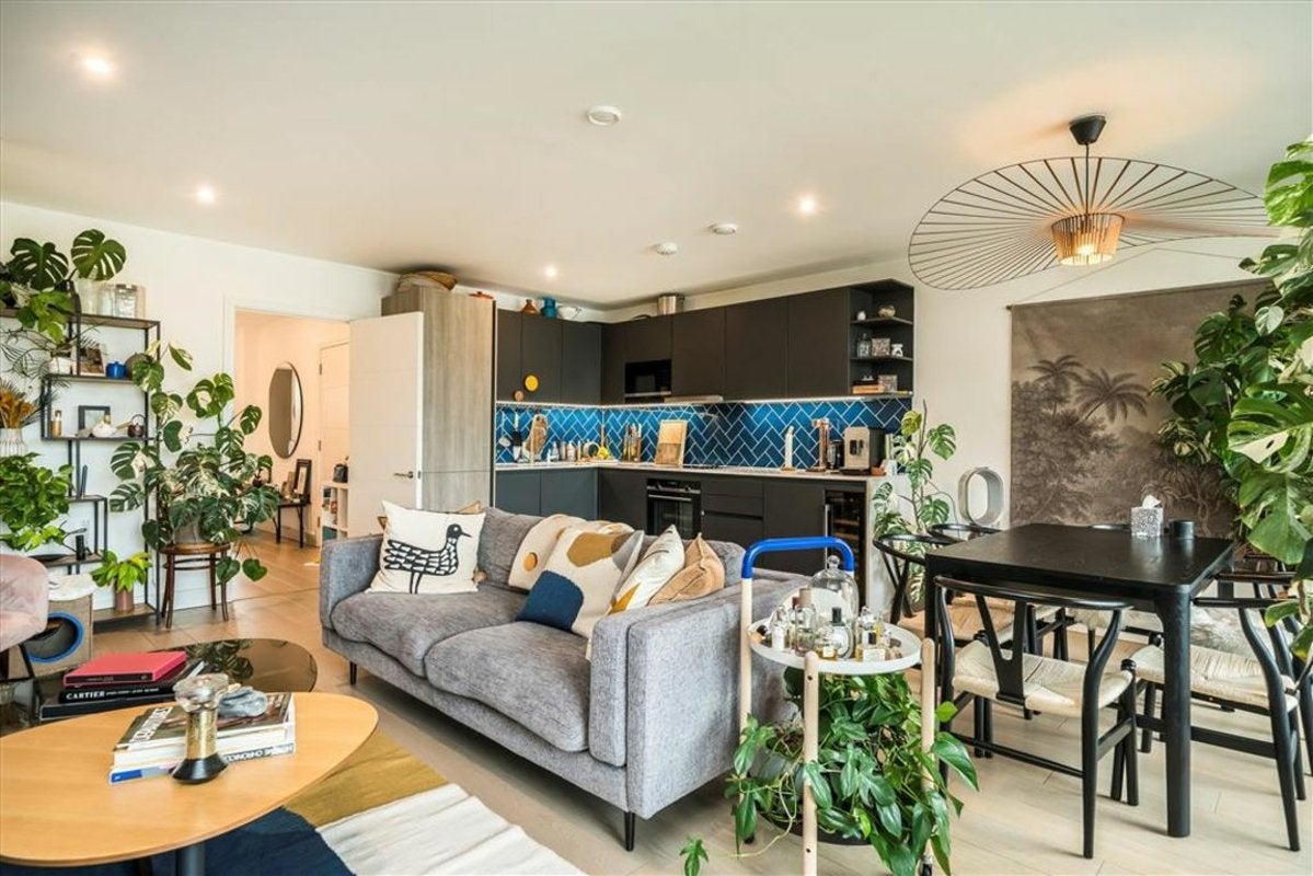 Flat Gorsuch Place in Greater London