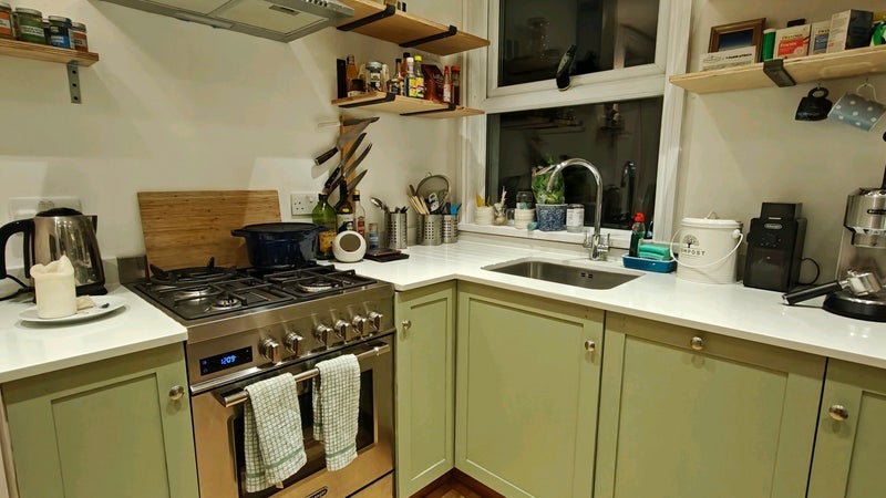 Room Warham Road in Greater London