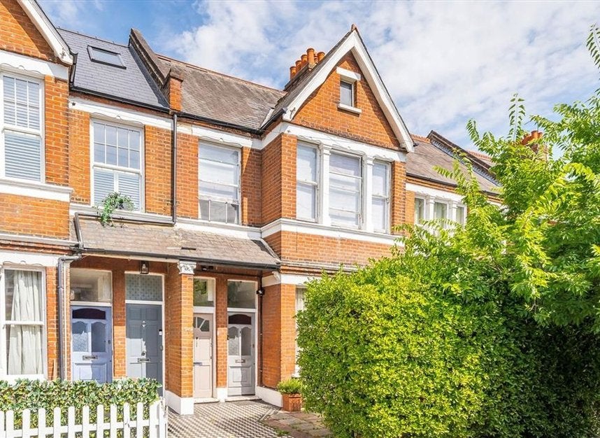 House Ashleigh Road in Greater London