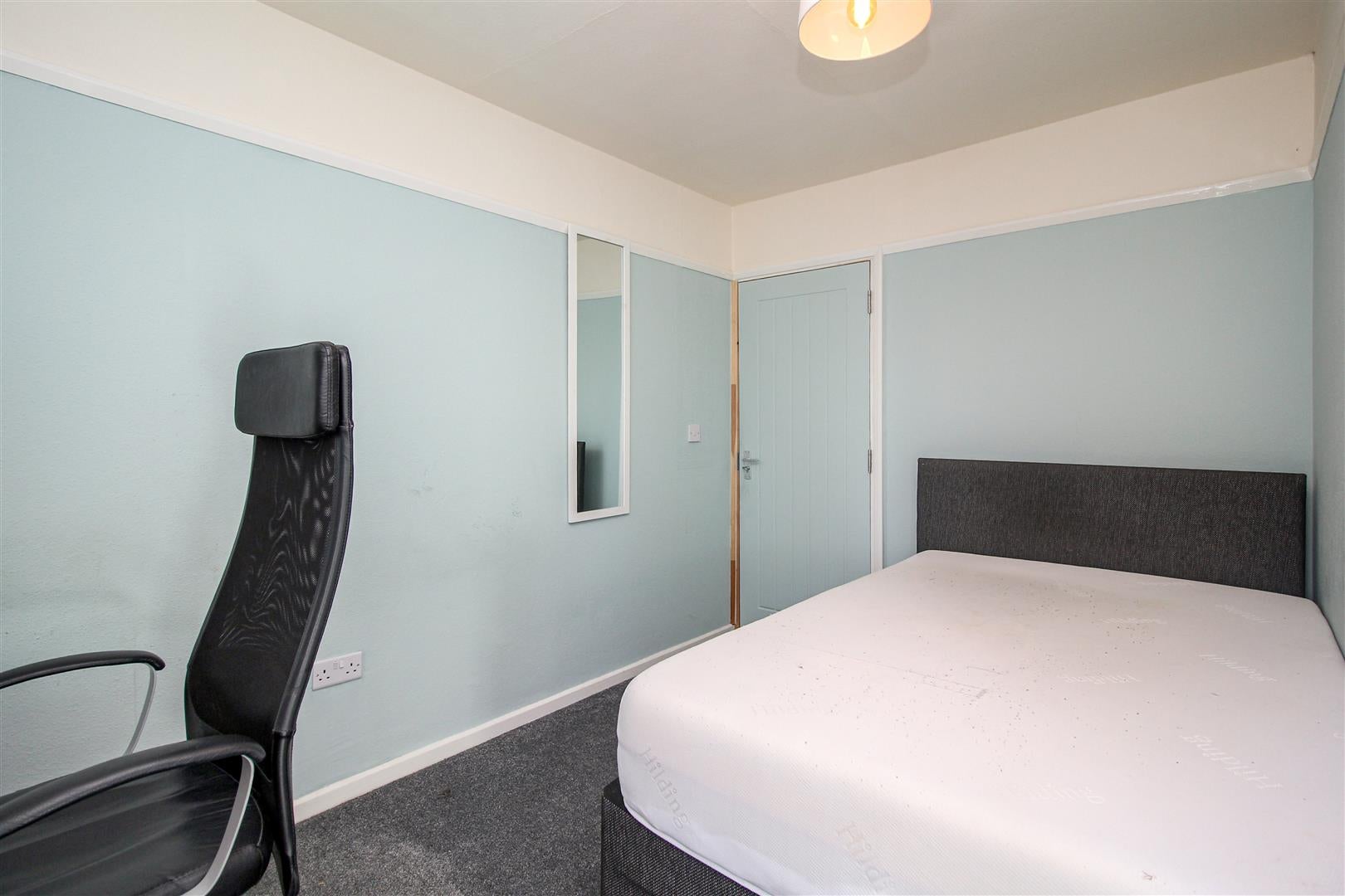 Room Midland Road in Wellingborough