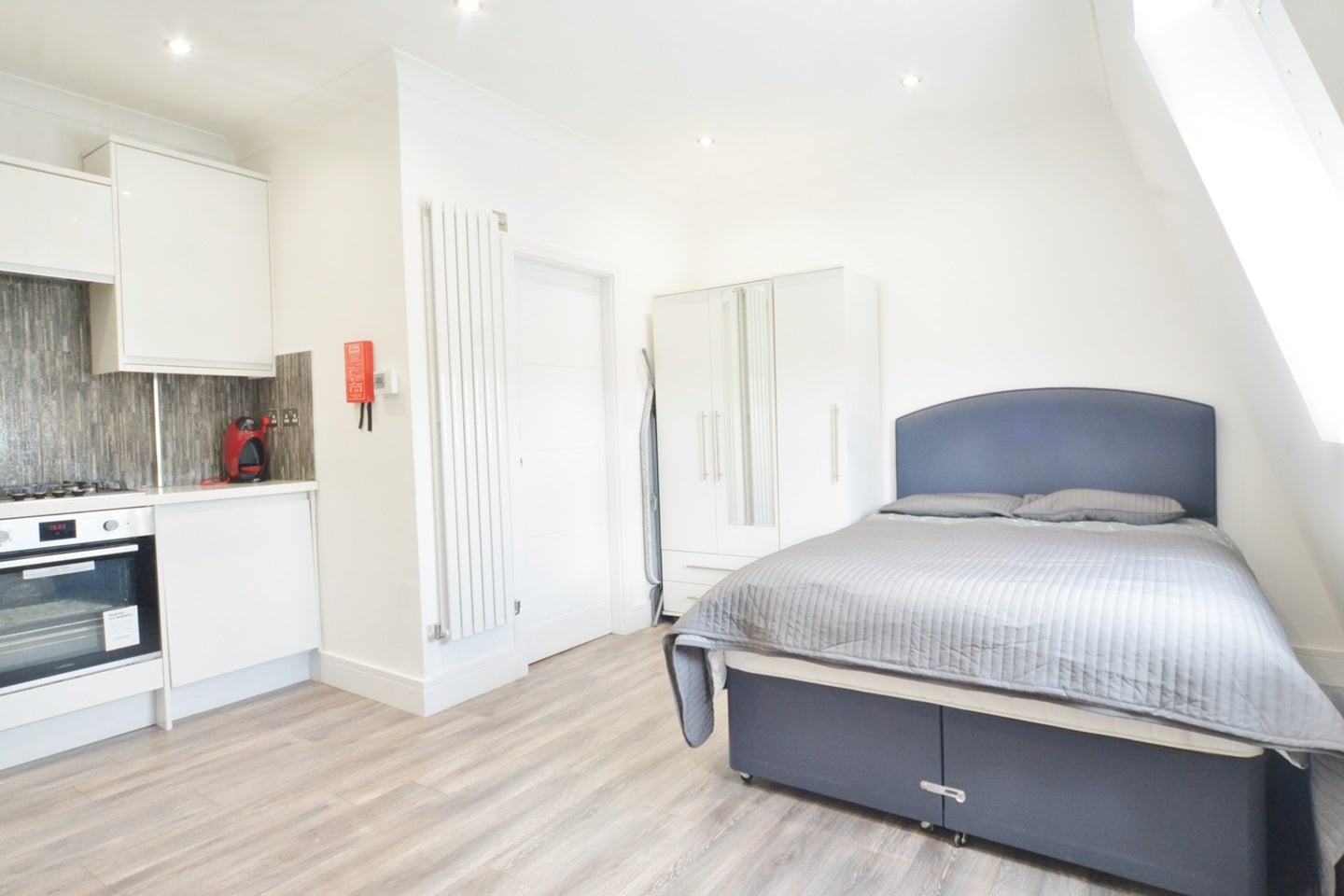 Room Fonthill Road in Greater London