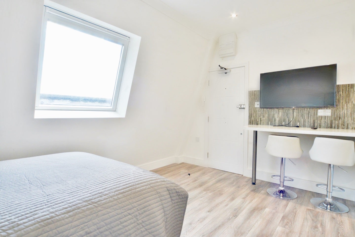 Room Fonthill Road in Greater London