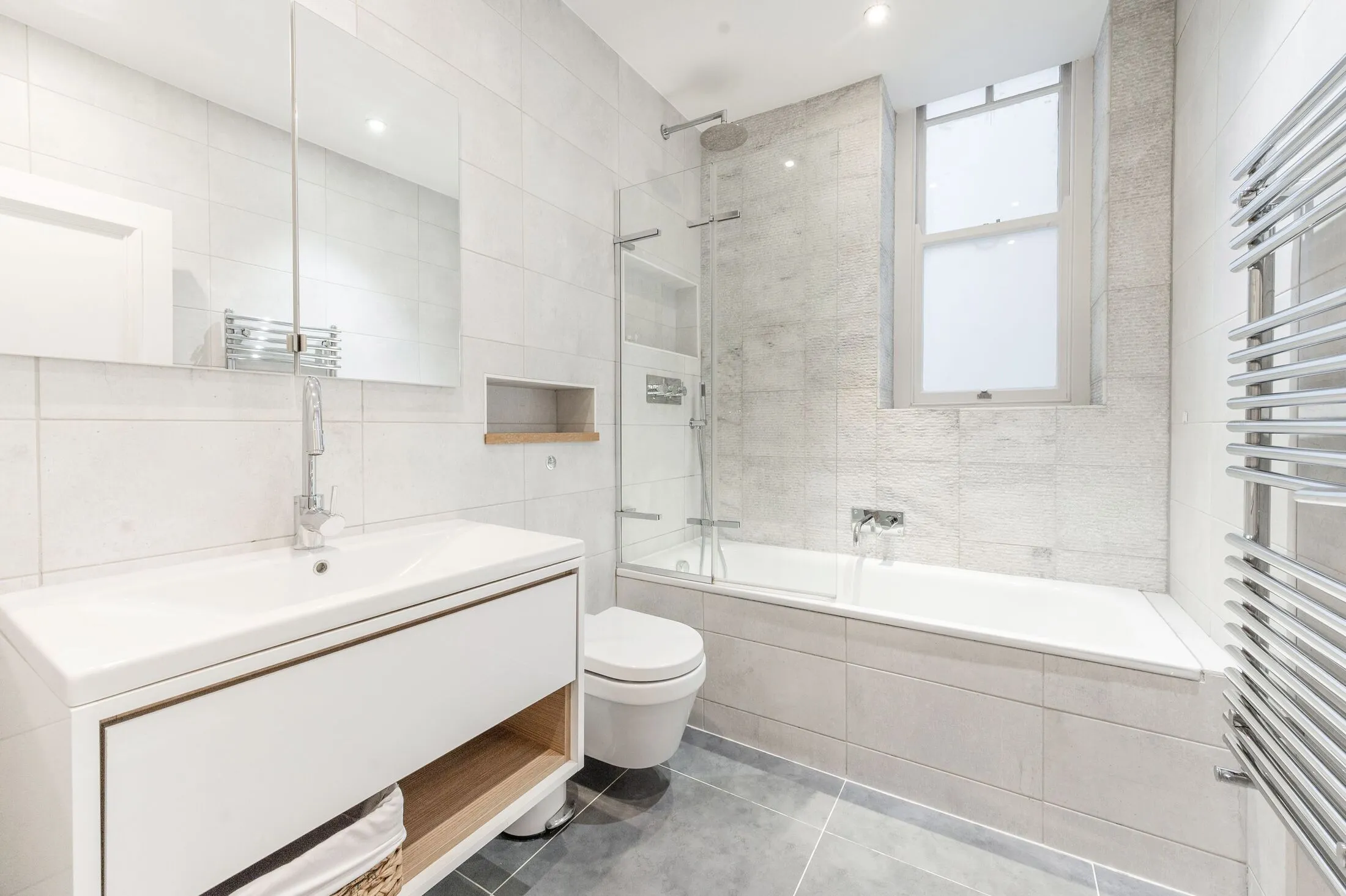 Flat Marloes Road in Greater London