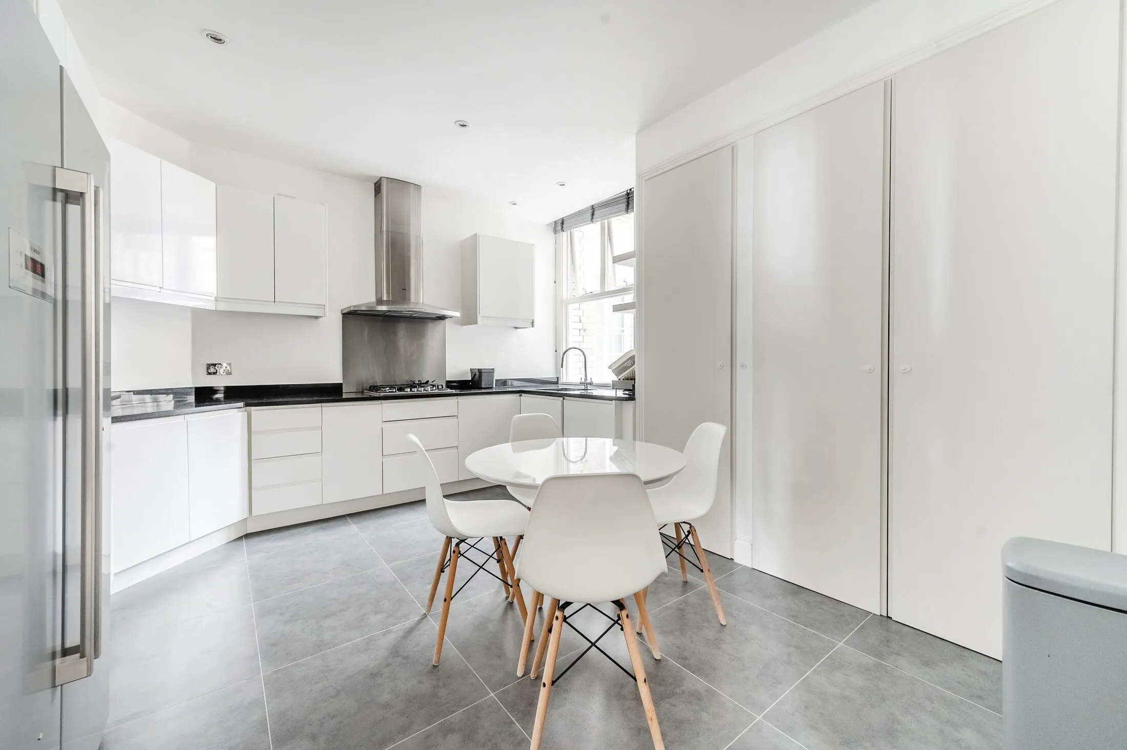 Flat Marloes Road in Greater London