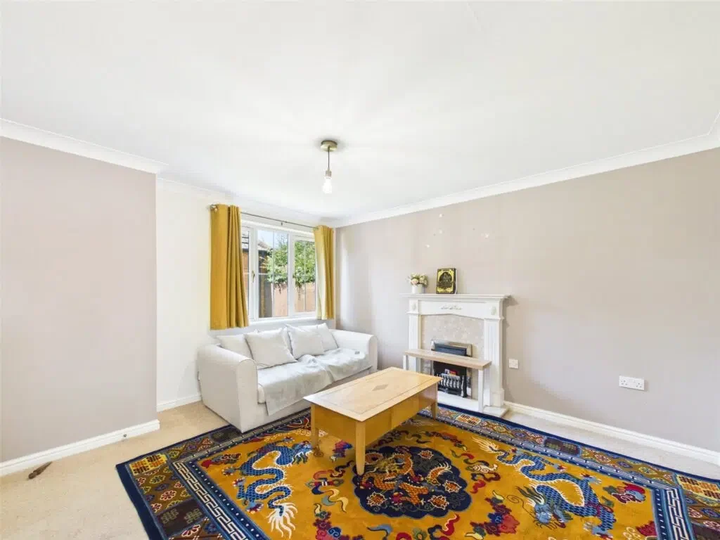 House Tudor Close in Tewkesbury